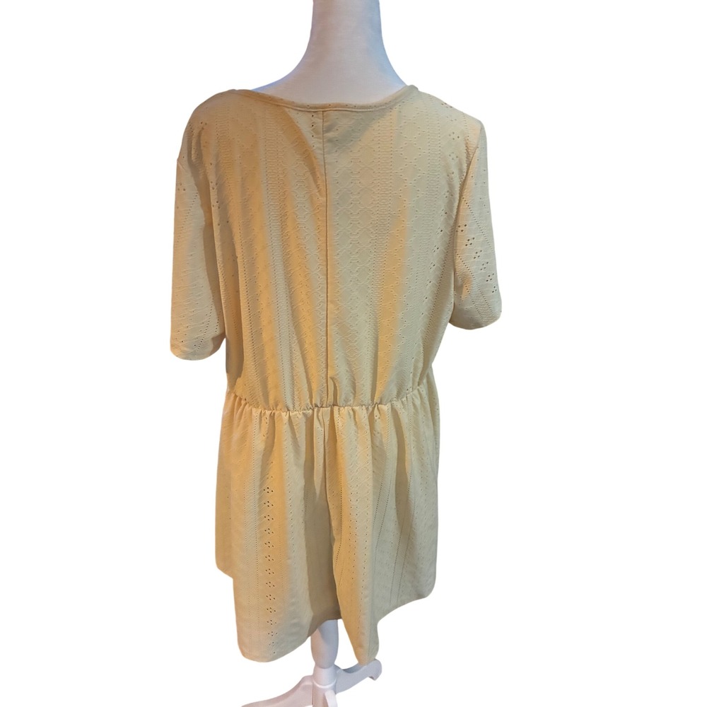 SHEIN Curve 2XL Pale Yellow Eyelet Puff Sleeve Peplum Top Faux Pearl Button - Picture 2 of 7
